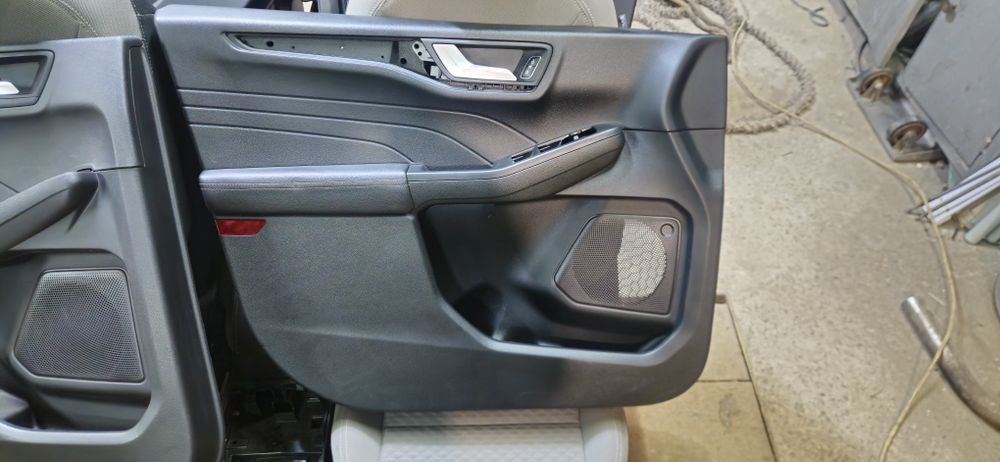 Карты  дверні ford escape 2020+