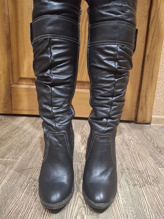 Зимові шкіряні чоботи на овчині р.39