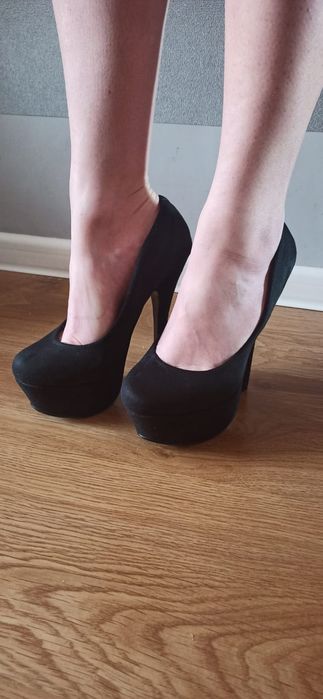 Szpilki zamszowe Vices Woman 37