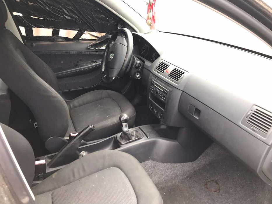 Skoda Fabia Break 1.2cc 2006 - Para Peças