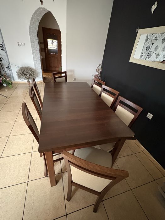 Sprzedam stół z krzesłami