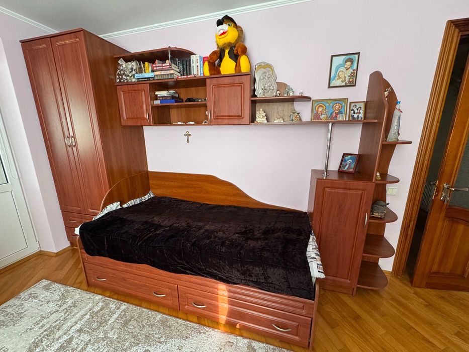 Комплект шафи з ліжком (як нове)