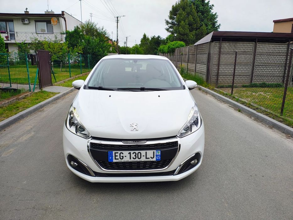 Peugeot 208 Super stan