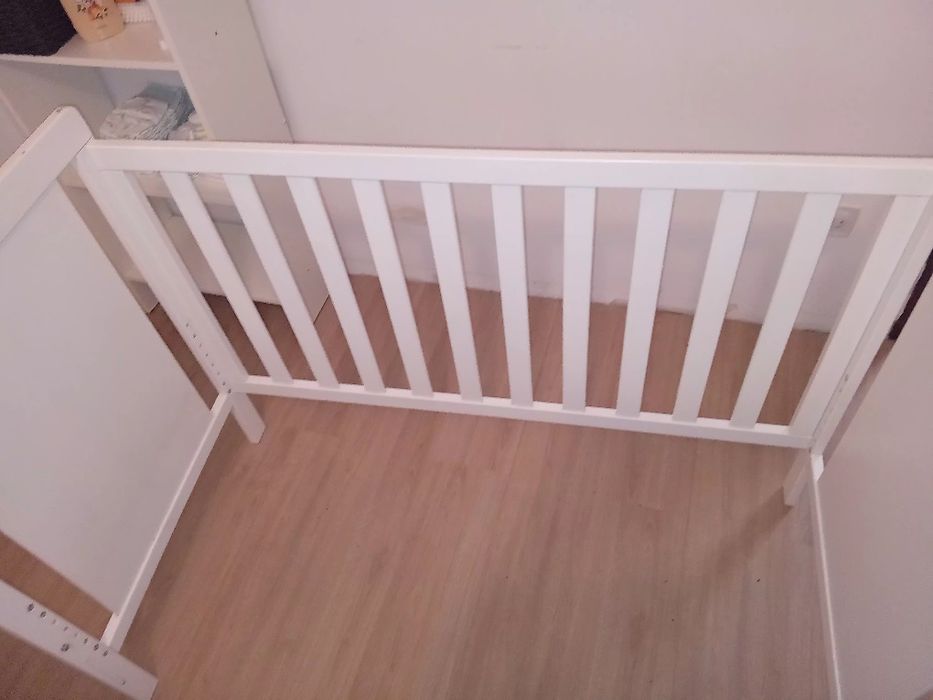 Berço bebé em bom estado