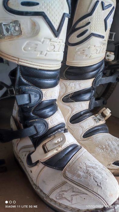 Botas de   esquiar 10€