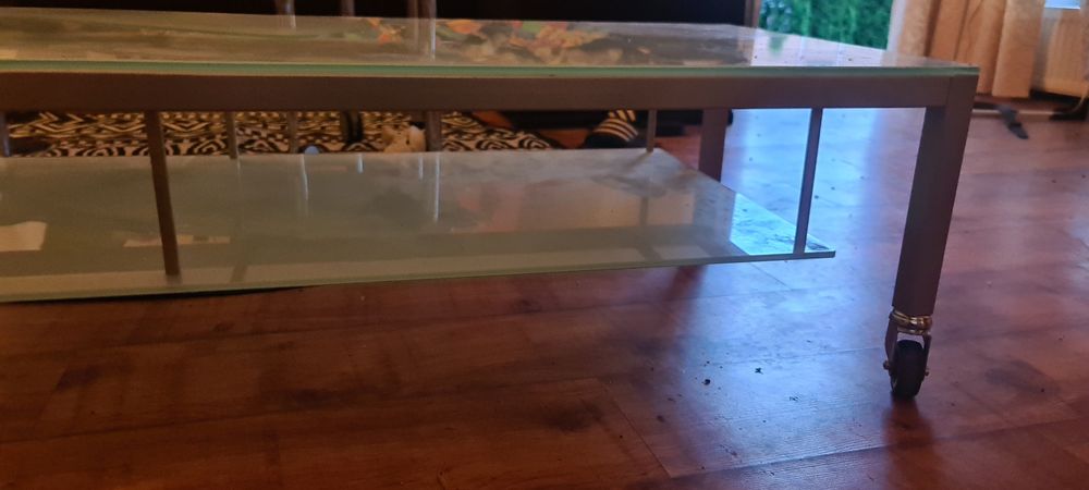 Stół włoski szklany podwójny na kółkach firmy Calligaris