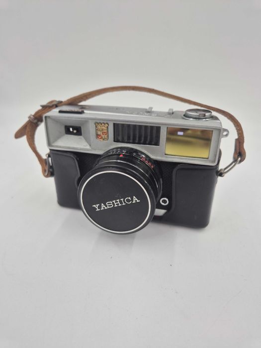 Aparat fotograficzny YASHICA Flash-O-Set z 1961 roku Ładny Klasyk