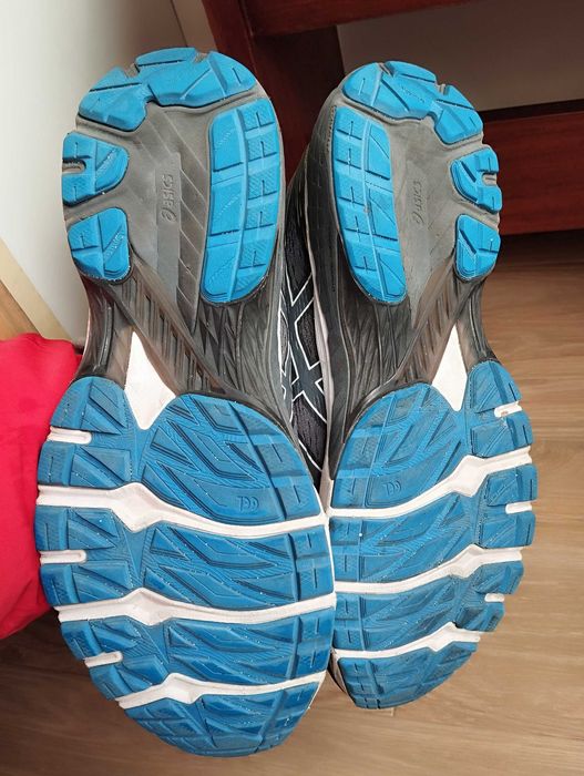 Ténis Asics como novos