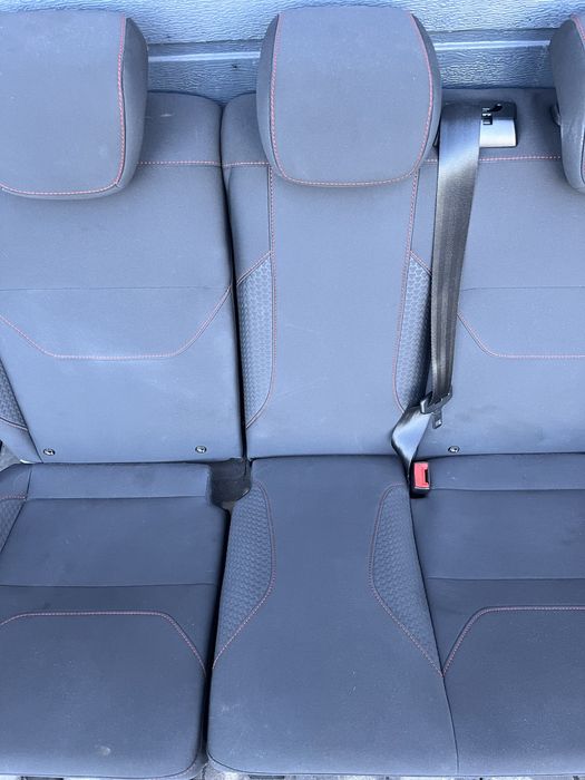 Fotel lewy prawy kanapa opracie Ford Focus MK3 ST-LINE Grzane europa