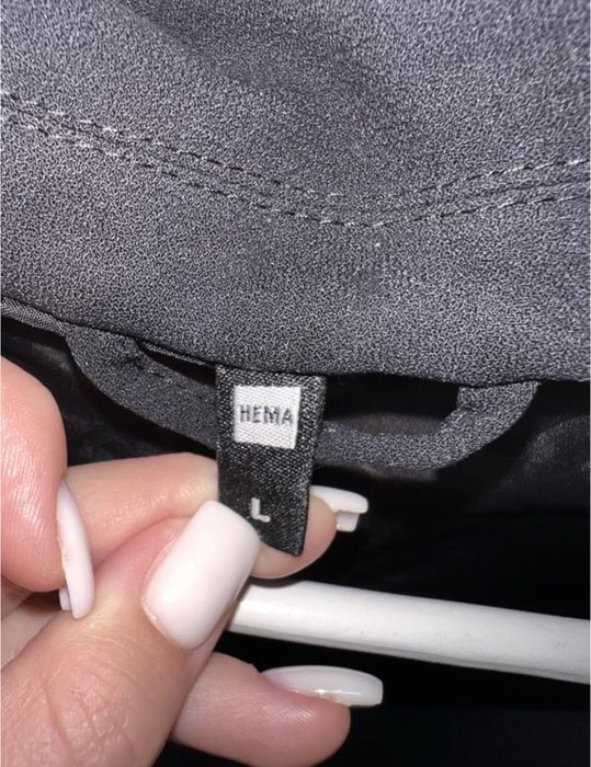 Класичний жіночий піджак може бути як оверсайз