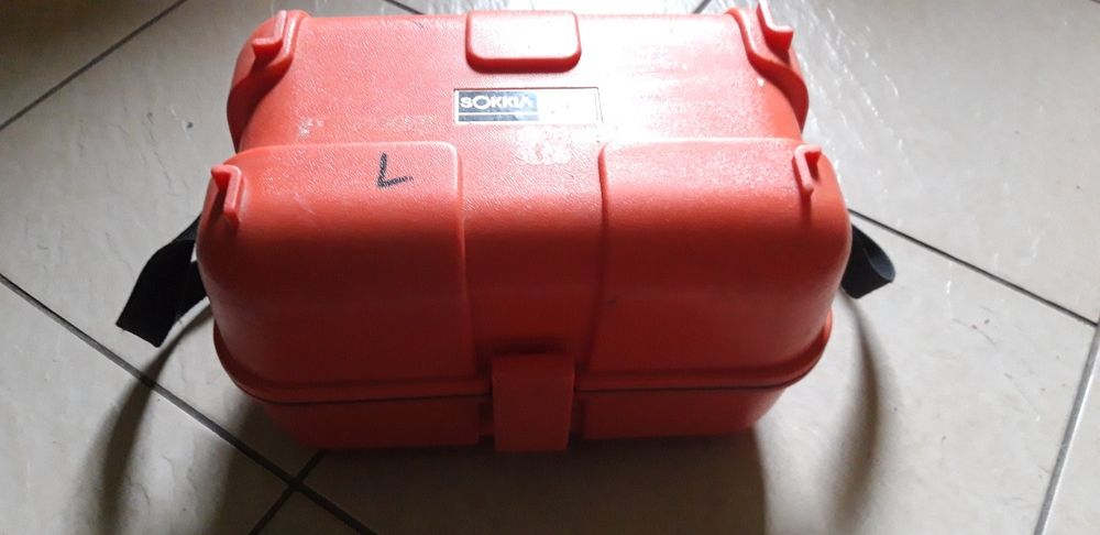 Niwelator japońskiej marki SOKKIA C410 samopoziomujący,, automatyczny