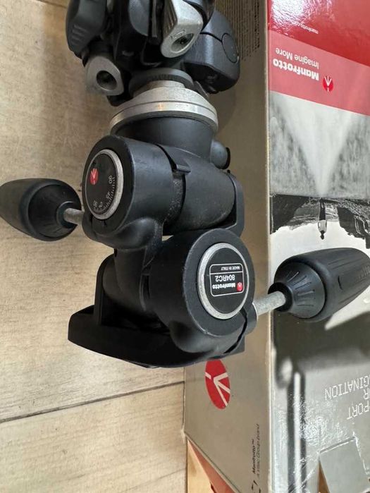 Tripe 290 MT294A3 e Cabeça 804RC2 Manfrotto