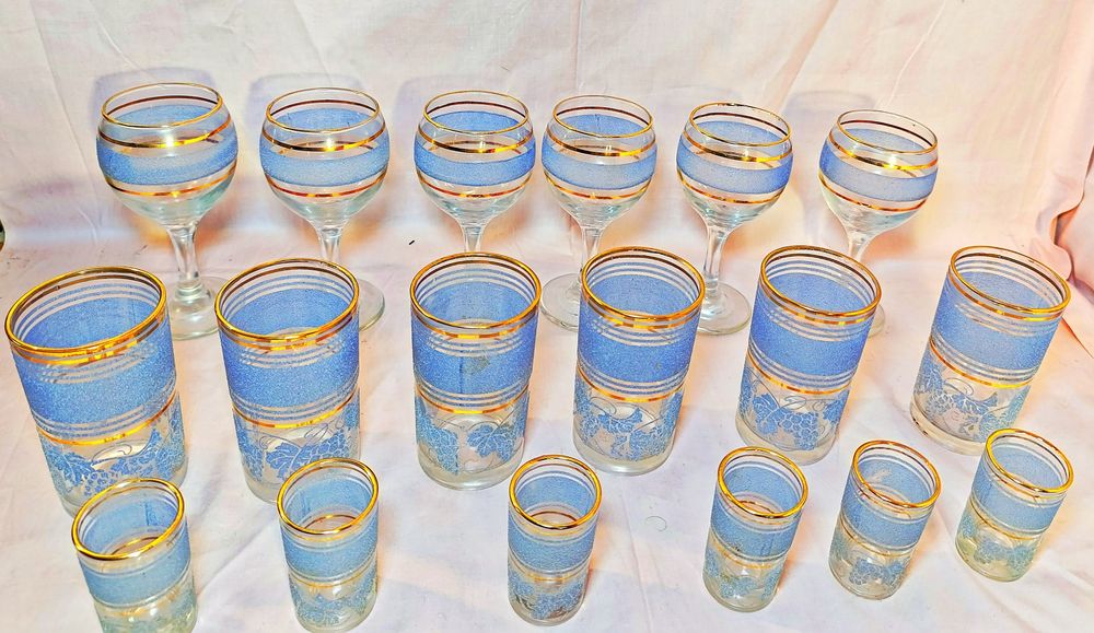 Набір келихи 6 штук,склянки 6 штук, чарки 6 штук всього 18 предметів!