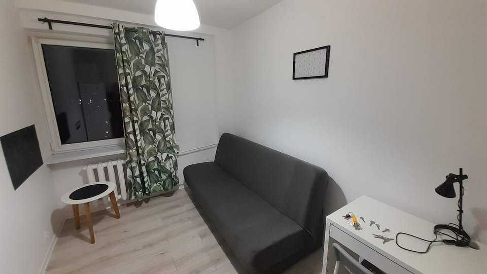 Jednoosobowy pokój , Galileusza 1