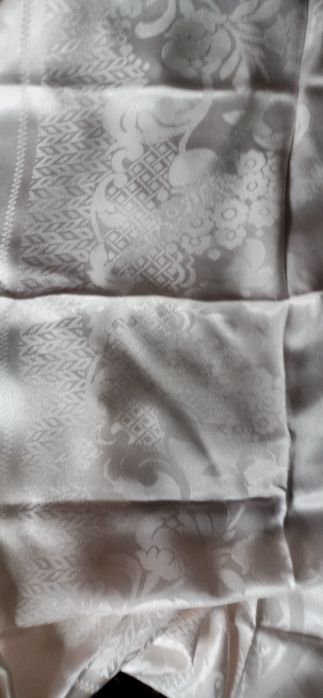 Colcha antiga cor pérola