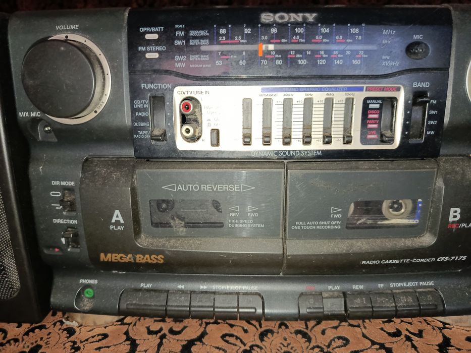 Sony CFS-717S вінтажна магнітола