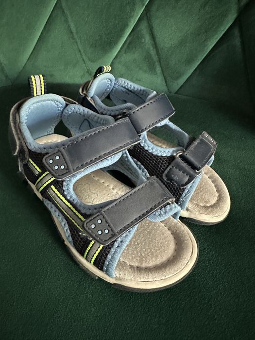 Sandalki chłopięce r. 23