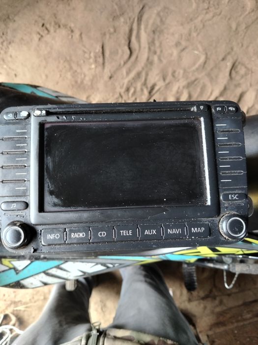 Магнітофон Passat b6 2005року