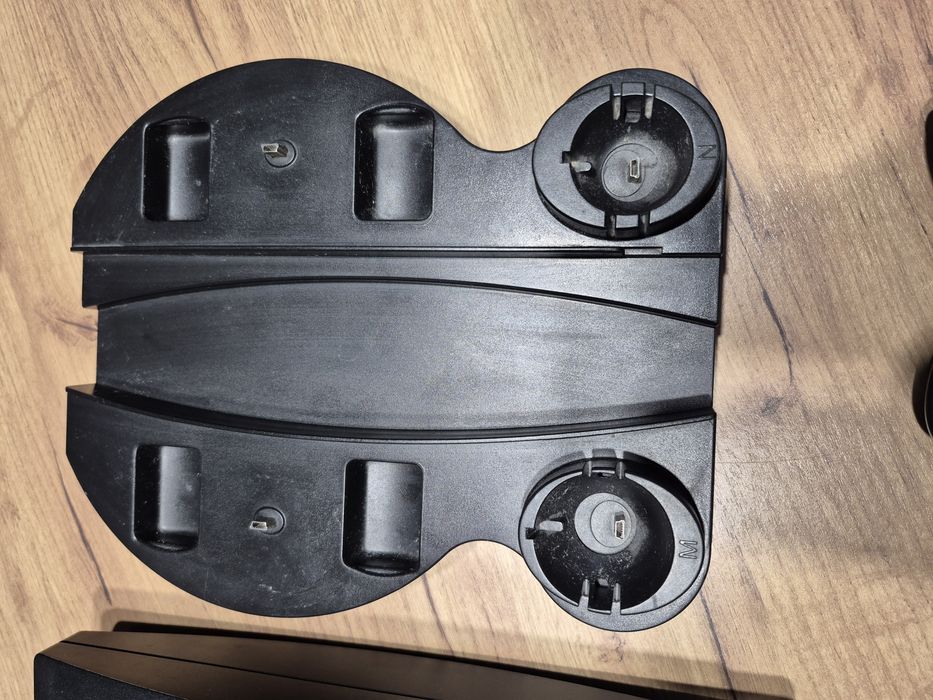 Konsola PS3 Slim + 4 pady + 14 gier + pilot + ładowarka