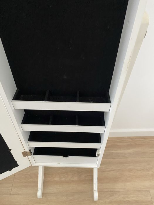 Espelho de pé branco