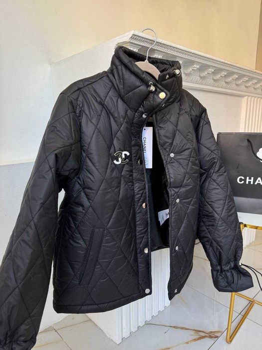 Жіноча куртка Chanel — розкішна осіння модель