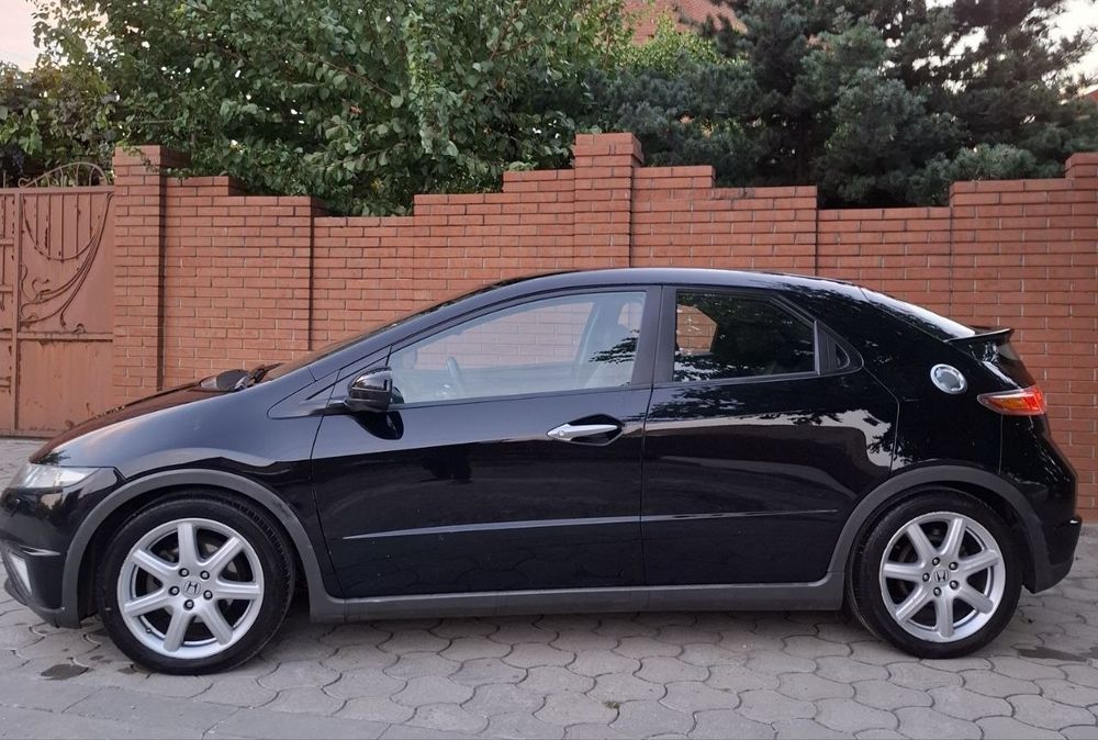 Honda Civic 5D 2008.