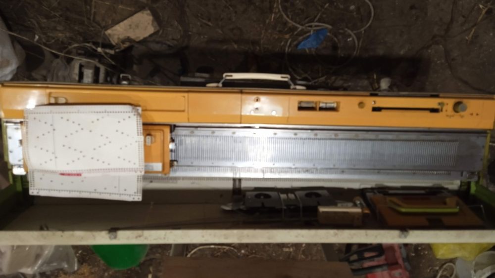 Вязальна машина Jones KH820 аналог Brother