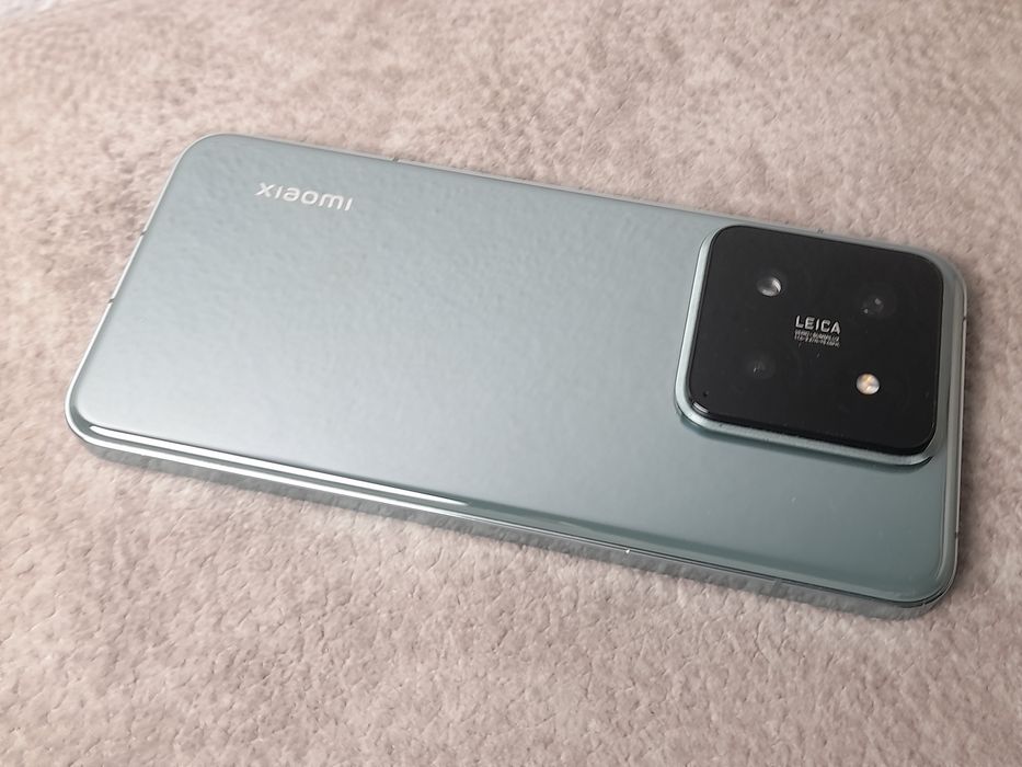 Xiaomi  14  verde