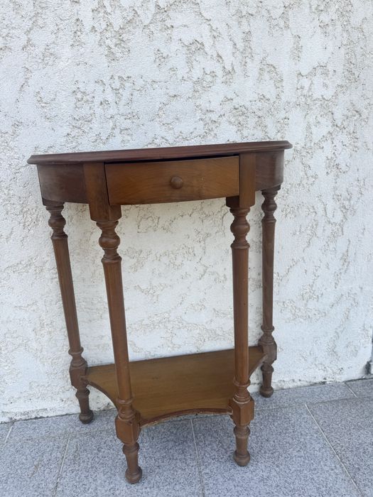 Mesa de Madeira Vintage! Ideal para dar um toque rústico a um novo espaço