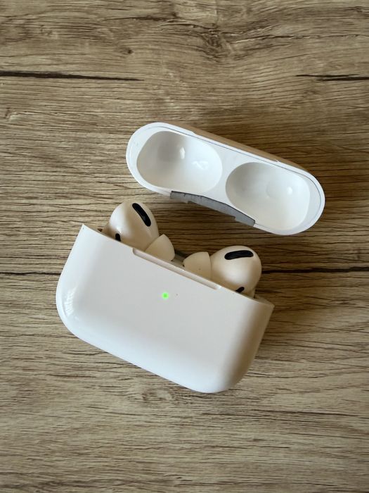 Apple AirPods Pro 1-го покоління з ANC та чохлом