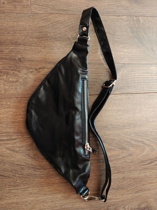 KOCHMANSKI nerka saszetka damska na biodro czarna