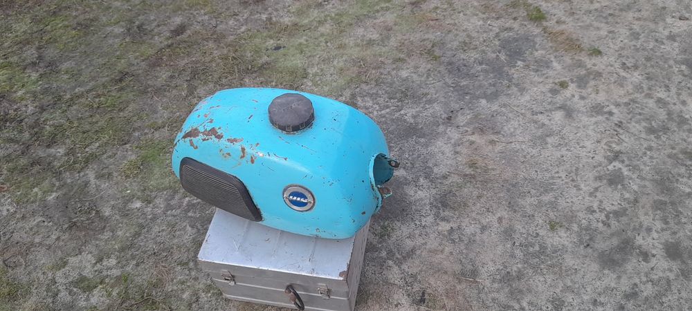 Продам бак з кришкою та передній блотнік мотоцикла иж