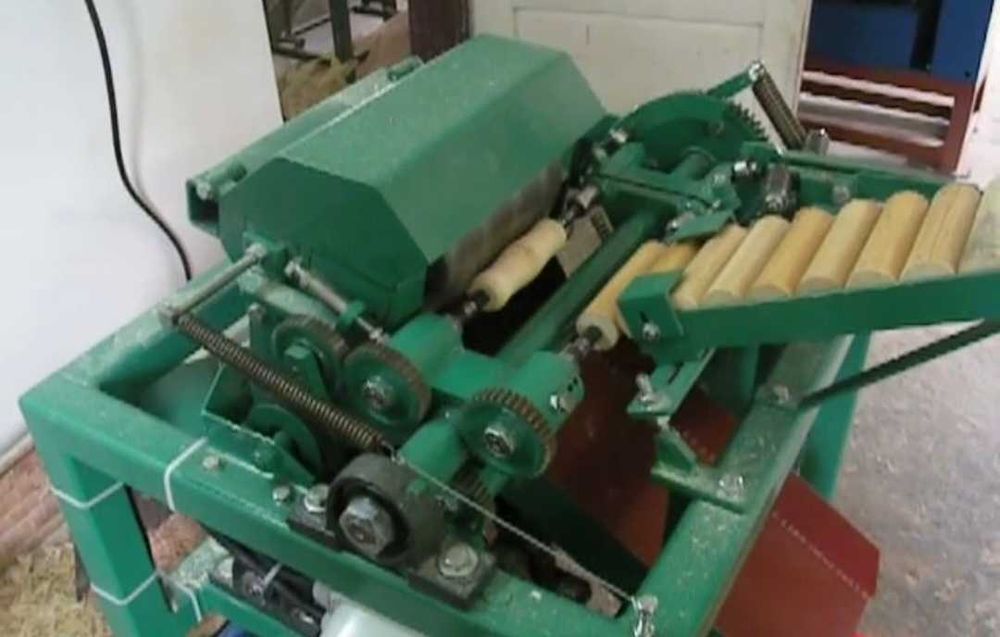 Токарний верстат автоматичний для виготовлення профільованих заготовок