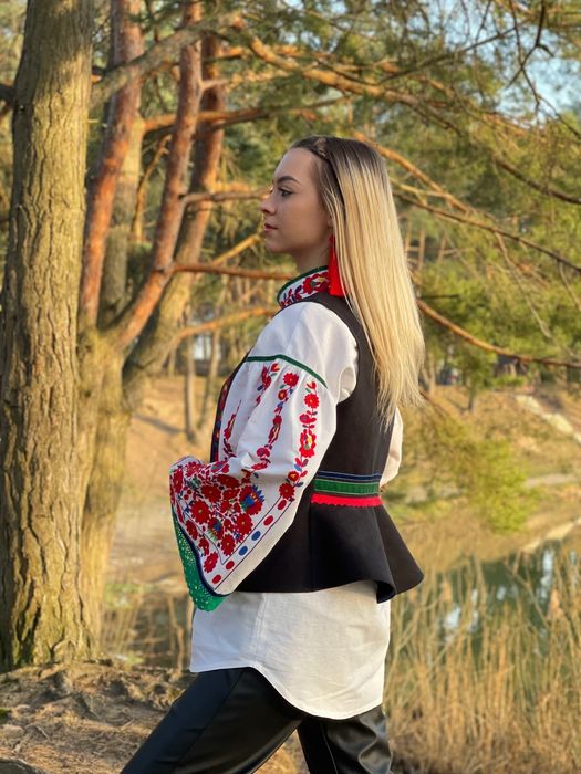 Вишиванка з Яворівським орнаментом