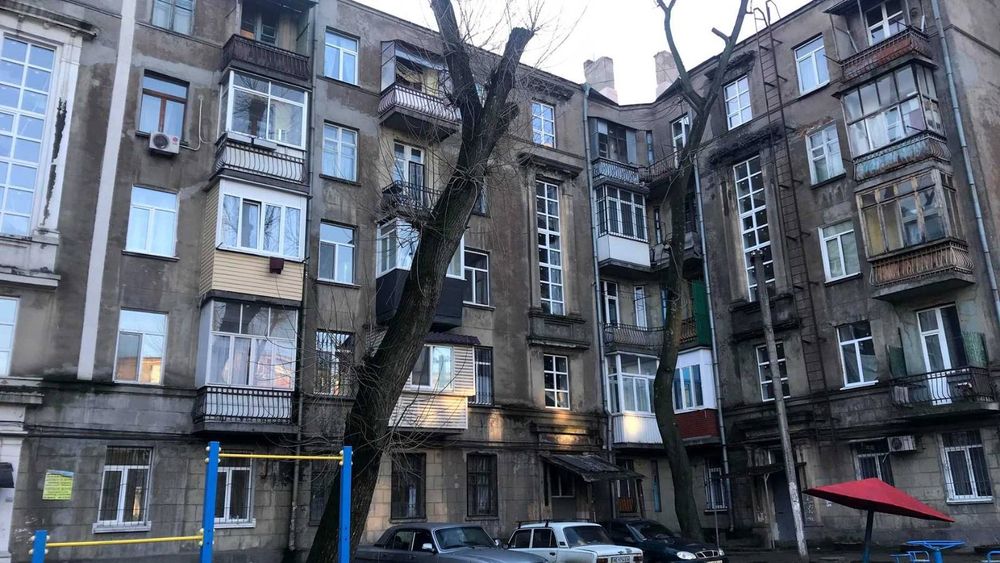 3-к .велика сталінка низ пр.Мазепи