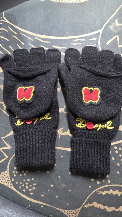 Luvas desigual novas