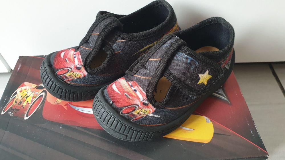 Papucie kapcie buty po domu dziecięce bajka auta mcqueen r. 22
