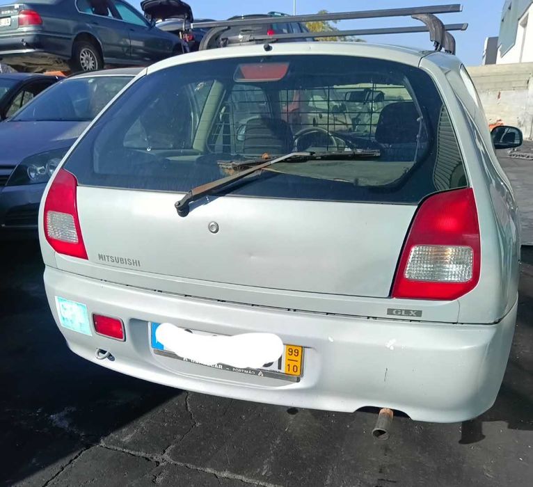Mitsubichi Colt de 99 vendido às peças
