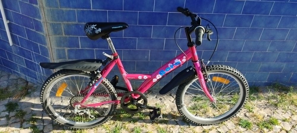 Bicicleta menina adolescente