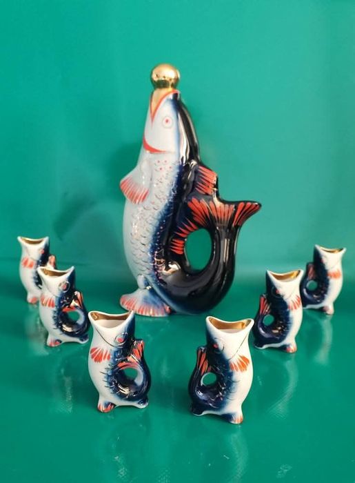Karafka +6 kieliszek/Zestaw porcelanowy "Ryby" Połonne  z PRL