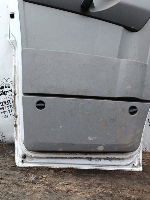 Дверка передня права, ліва Mercedes Sprinter w906 313 316 318 319 біла
