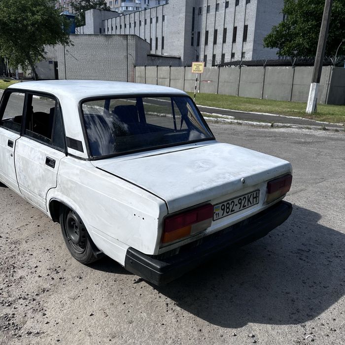 ВАЗ 2107 2002 год 1.5 5 ступка
