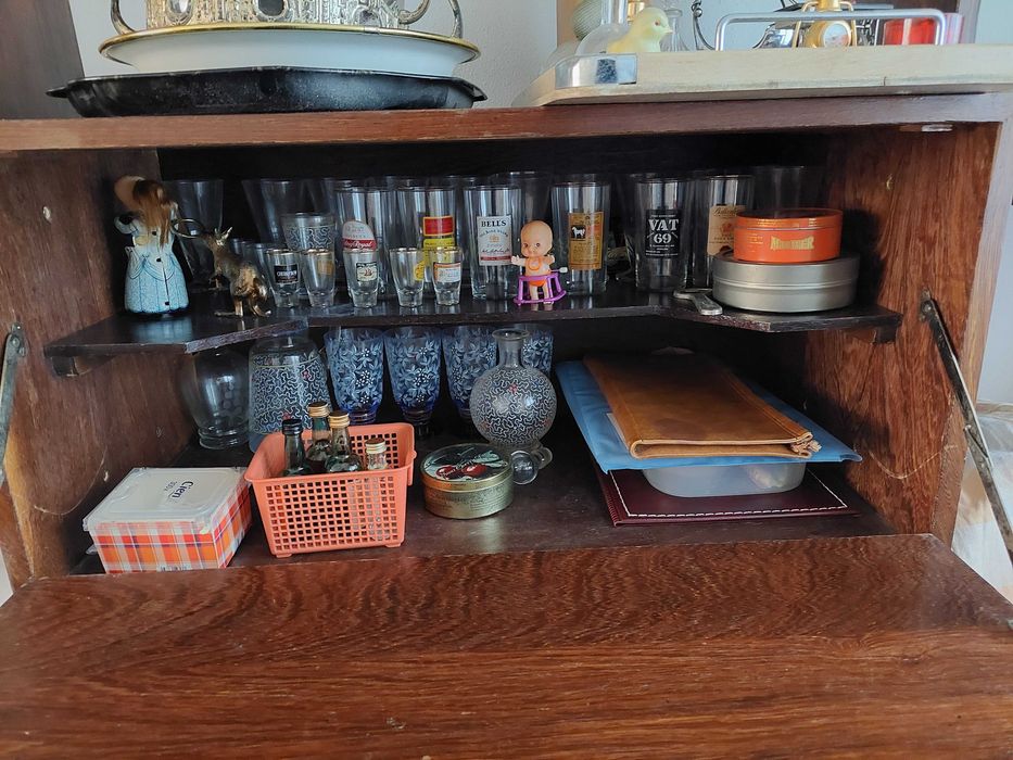 Estante em madeira africana, originaria de Moçambique