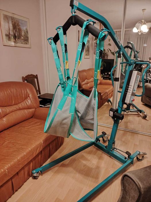 Elektryczny podnośnik pacjenta / podnośnik jezdny