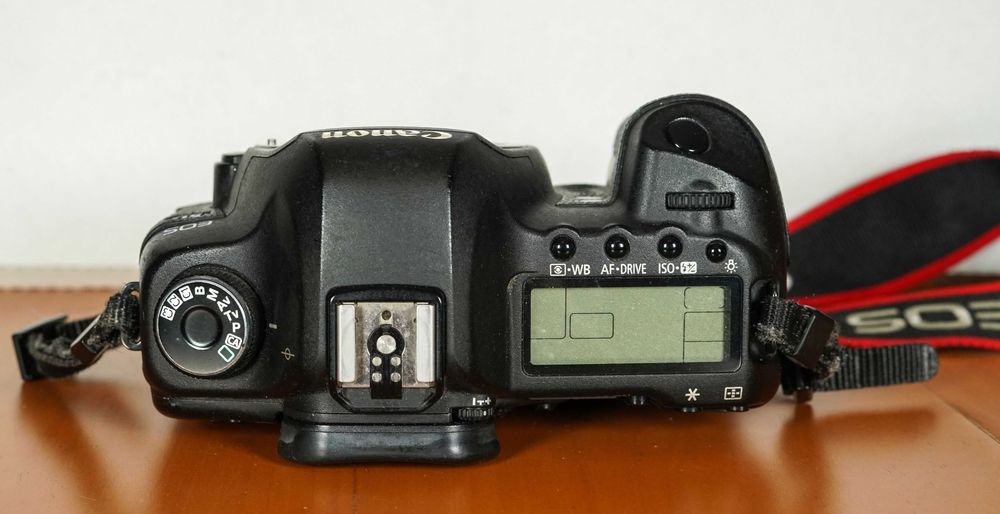 Aparat fotograficzny. Lustrzanka. Canon EOS 5D Mark II