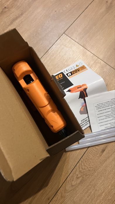 Pistolet do kleju NITEO 20V MAX – nowy