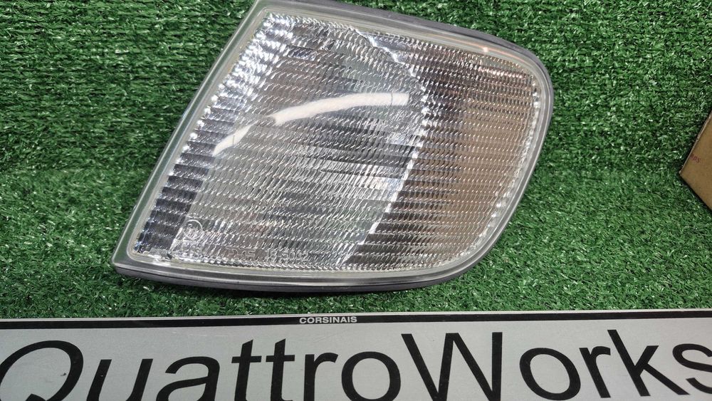 Pisca Farolim Frente Esquerdo Audi 100 C4 Branco TYC 18.5002.A5.2B Novo