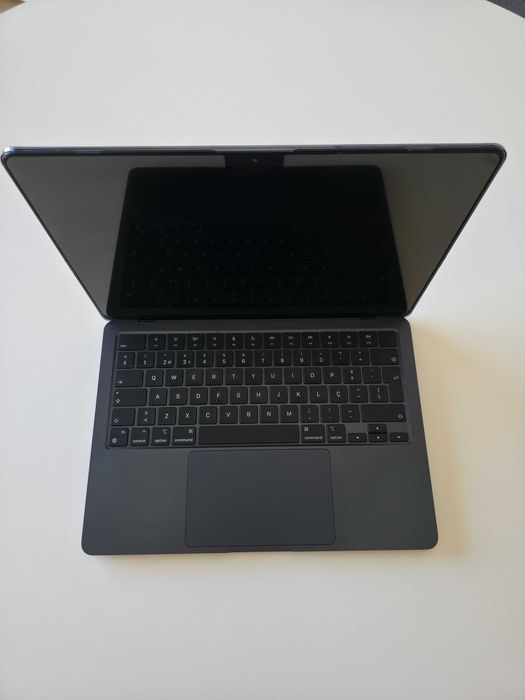Macbook Air M3 13 polegadas 16GB RAM e 256GB Armazenamento - ESTADO irrepreensível!