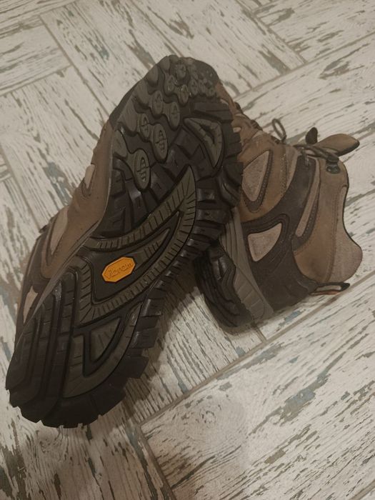 Взуття трекінгове Merrell