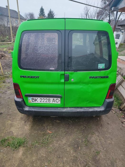 Продам автомобіль Peugeot Partner